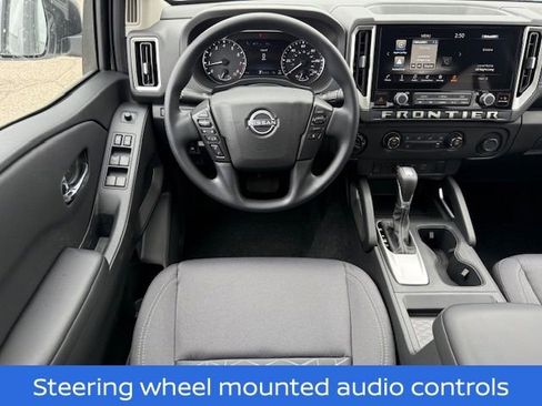 Certified 2025 Nissan Frontier SV image 23