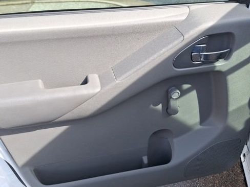 Used 2014 Nissan Frontier S w/ S Preferred Package image 7