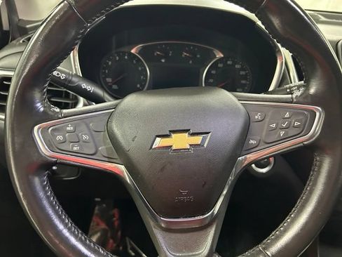Used 2019 Chevrolet Equinox LT FWD image 18