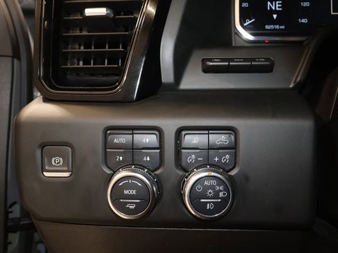 Used 2024 GMC Sierra 2500 AT4X AWD/4WD image 11
