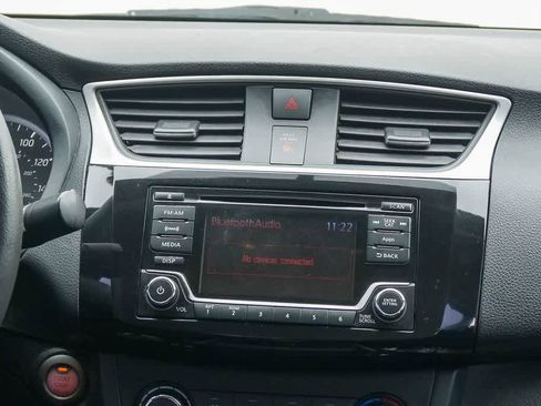 Used 2016 Nissan Sentra SV FWD image 13