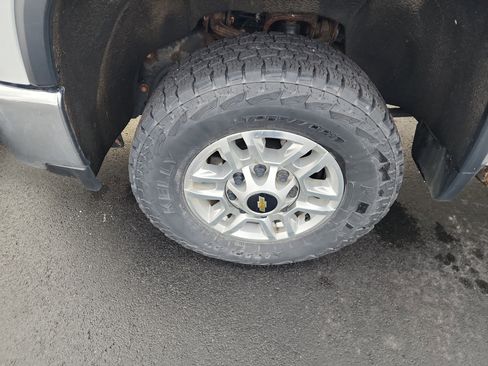 Used 2022 Chevrolet Silverado 2500 LT w/ Convenience Package image 36