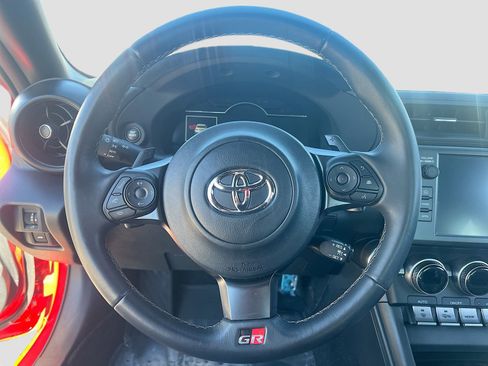 Used 2025 Toyota GR86 Premium w/ Performance Package image 11