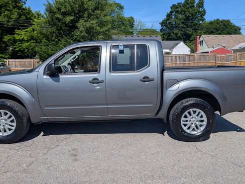 Used 2016 Nissan Frontier SV AWD/4WD image 2