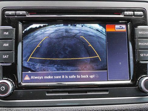 Used 2015 Volkswagen Tiguan SE image 23