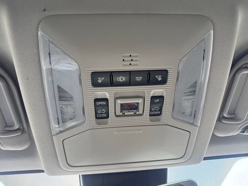 Used 2019 Toyota RAV4 XLE w/ Convenience Package FWD image 27