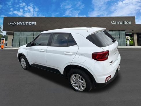 Used 2025 Hyundai Venue SE FWD image 7