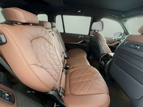 Used 2026 BMW X7 xDrive40i w/ M Sport Package image 26