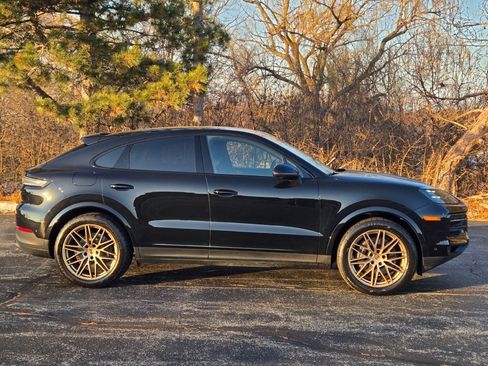 Used 2025 Porsche Cayenne Coupe image 8