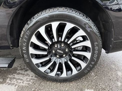Used 2024 Lincoln Navigator Black Label AWD/4WD image 31