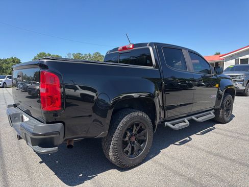 Used 2018 Chevrolet Colorado Z71 w/ Z71 Midnight Edition AWD/4WD image 4