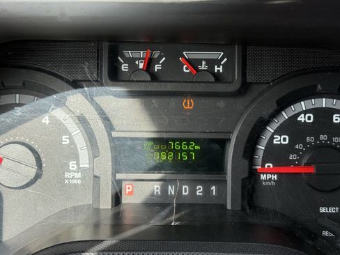 Used 2014 Ford E-250 and Econoline 250 w/ Power Group image 18