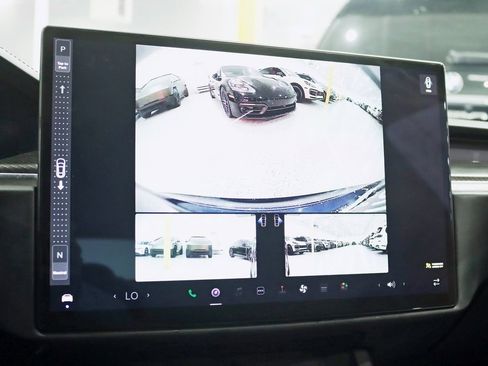 Used 2021 Tesla Model S Plaid image 18