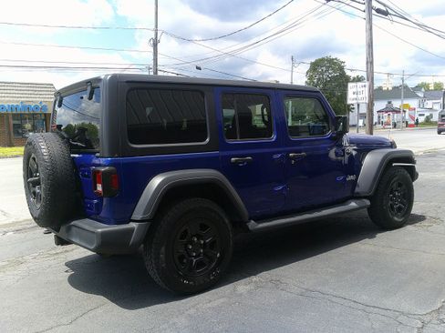 Used 2018 Jeep Wrangler Unlimited Sport AWD/4WD image 10