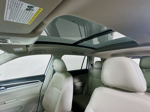 Used 2021 Volkswagen Atlas SE w/ Panoramic Sunroof Package FWD image 25