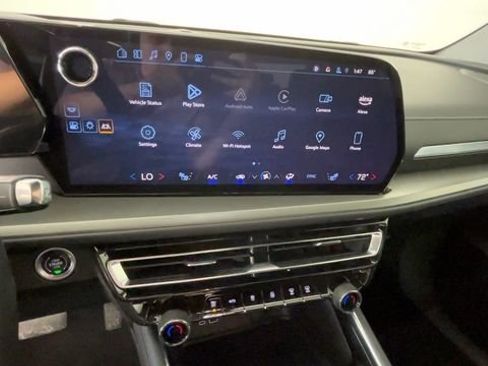 Used 2024 Chevrolet Traverse LS FWD image 25