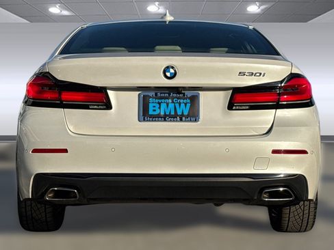 Used 2023 BMW 530i w/ Premium Package image 9