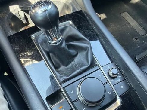 Used 2022 MAZDA MAZDA3 s FWD image 9