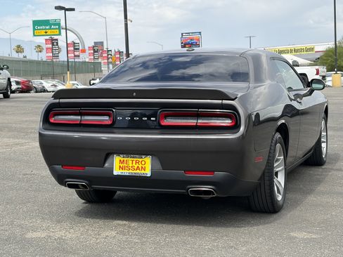 Used 2020 Dodge Challenger SXT RWD image 4