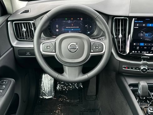 Used 2025 Volvo XC60 B5 Core w/ Protection Package Premier image 14
