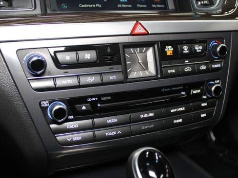 Used 2015 Hyundai Genesis 3.8 w/ Option Group 03 image 18