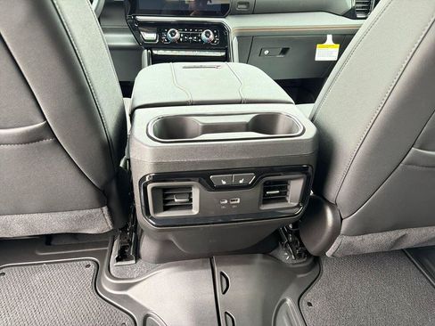 New 2026 GMC Sierra 2500 AT4 w/ Technology Package AWD/4WD image 39