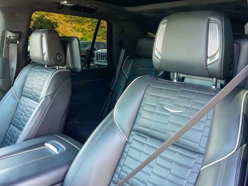 Used 2023 Cadillac Escalade Sport Platinum image 15