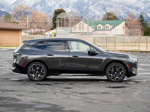 Used 2023 BMW iX xDrive50 w/ Sport Package image 4