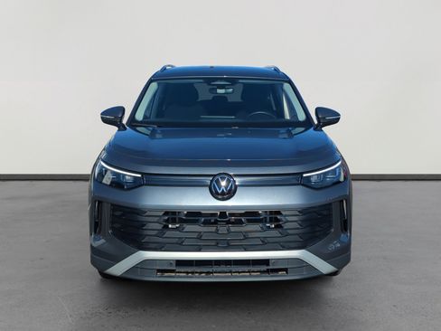 Certified 2025 Volkswagen Tiguan S image 8