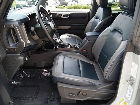 Used 2022 Ford Bronco Outer Banks image 9