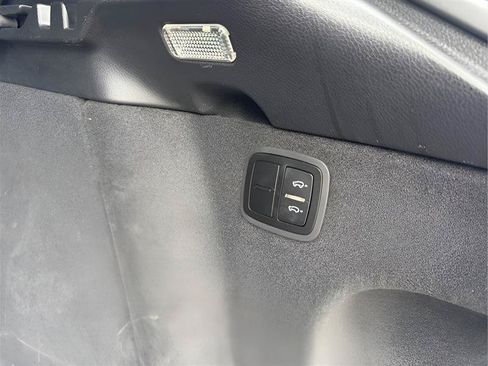 Used 2018 Porsche Macan GTS AWD/4WD image 44