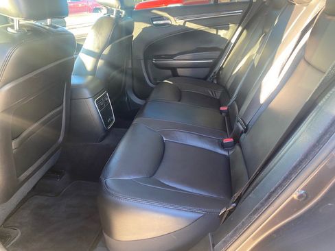 Used 2016 Chrysler 300 Limited image 14