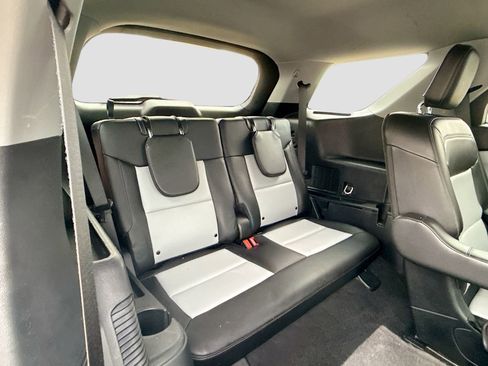 Used 2023 Ford Explorer XLT w/ Equipment Group 202A image 32