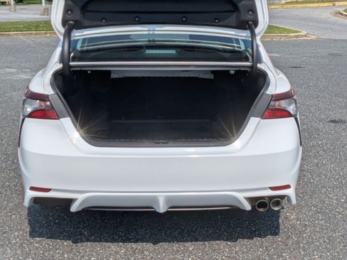 Used 2024 Toyota Camry SE w/ Cold Weather Package FWD image 8