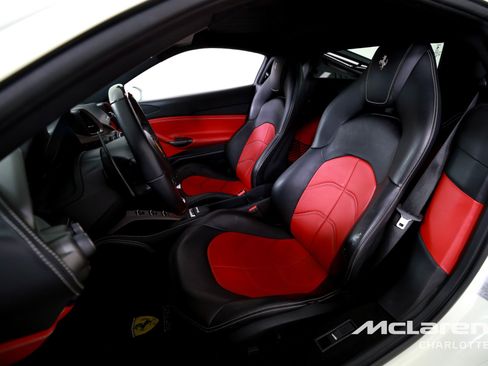 Used 2019 Ferrari 488 GTB RWD image 11