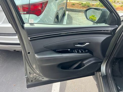 Certified 2022 Hyundai Tucson Limited AWD/4WD image 10