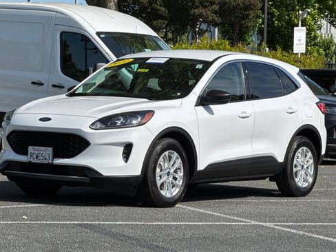 Certified 2022 Ford Escape SE FWD image 9