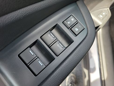 Used 2022 Honda Pilot Touring image 18