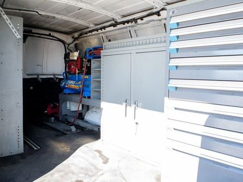 Used 2017 Chevrolet Express 3500 Extended image 25