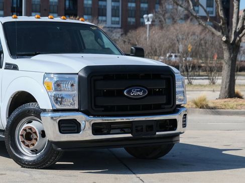 Used 2016 Ford F350 XL w/ Power Equipment Group image 3