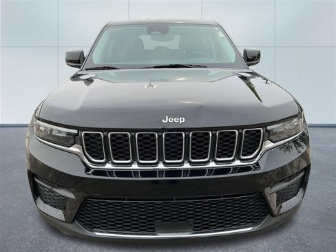 Used 2023 Jeep Grand Cherokee Laredo AWD/4WD image 8