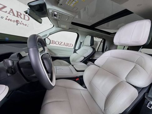 New 2026 Lincoln Navigator L Reserve AWD/4WD image 22