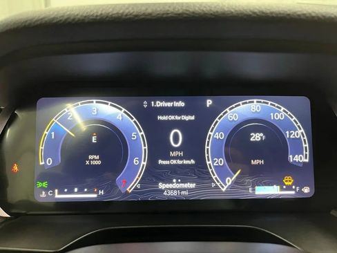 Used 2023 Jeep Grand Cherokee Altitude image 14