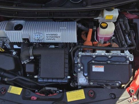 Used 2013 Toyota Prius Three image 32