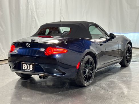 Used 2025 MAZDA MX-5 Miata Club w/ Weather Package RWD image 9