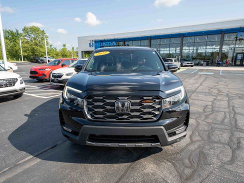 Used 2025 Honda Ridgeline TrailSport image 2