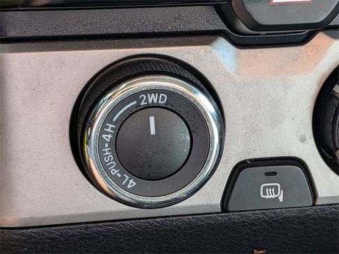 Used 2016 Toyota Tacoma SR5 w/ Towing Package image 23