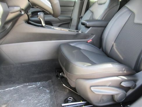 New 2026 Jeep Compass Latitude image 15