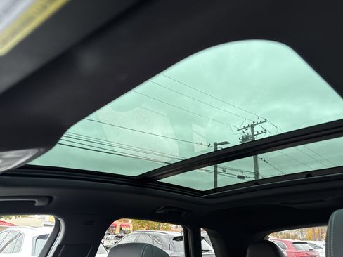 Certified 2025 Audi Q3 2.0T Premium image 2