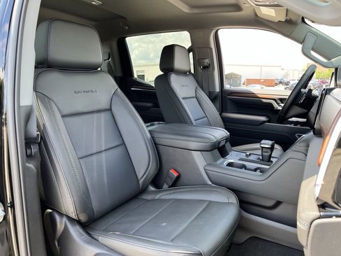 Used 2026 GMC Sierra 1500 Denali w/ Technology Package AWD/4WD image 25